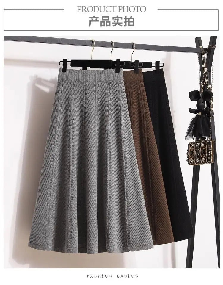 Knitted High-Waisted A-Line Skirt