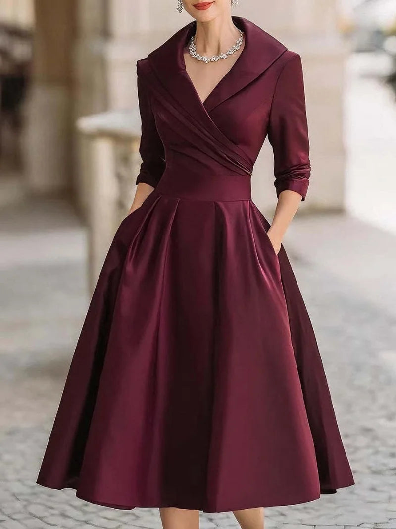A-shaped pleated waist dress with lapel