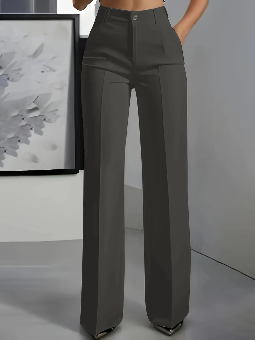 Hiigh-waisted, straight-cut, suit pants