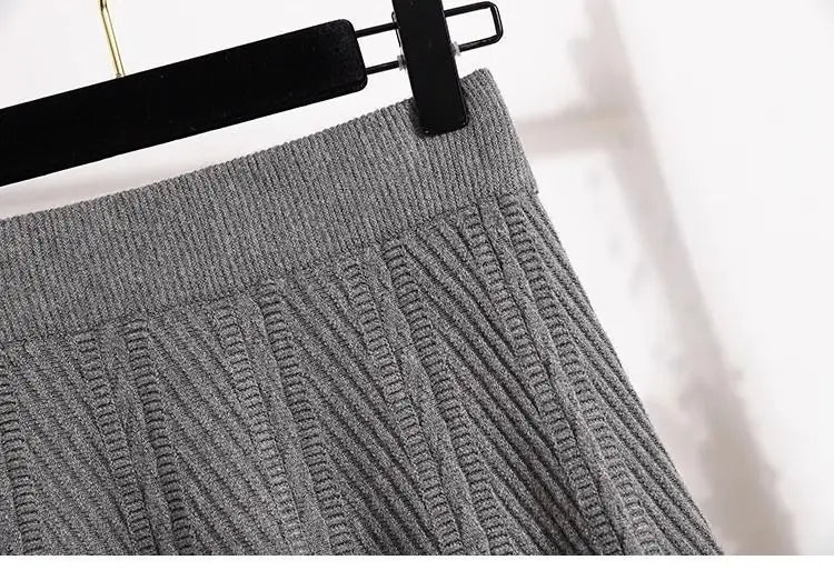 Knitted High-Waisted A-Line Skirt