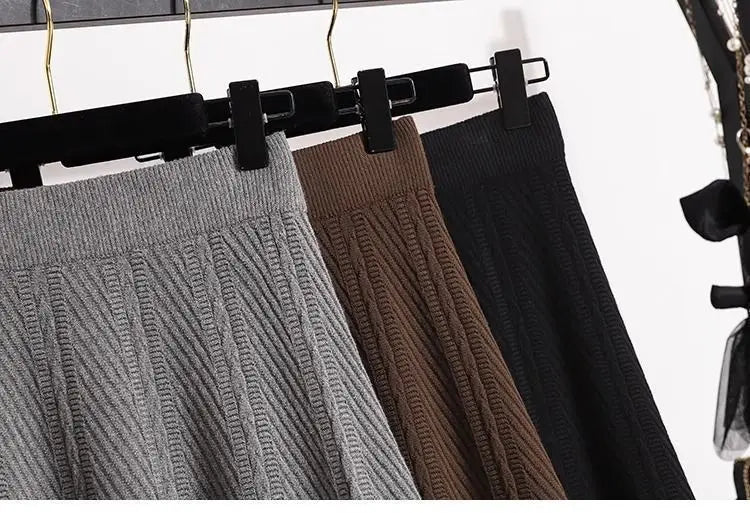 Knitted High-Waisted A-Line Skirt