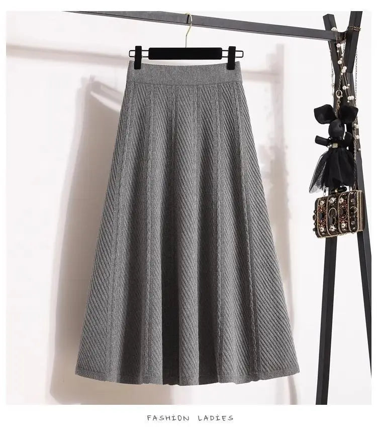 Knitted High-Waisted A-Line Skirt