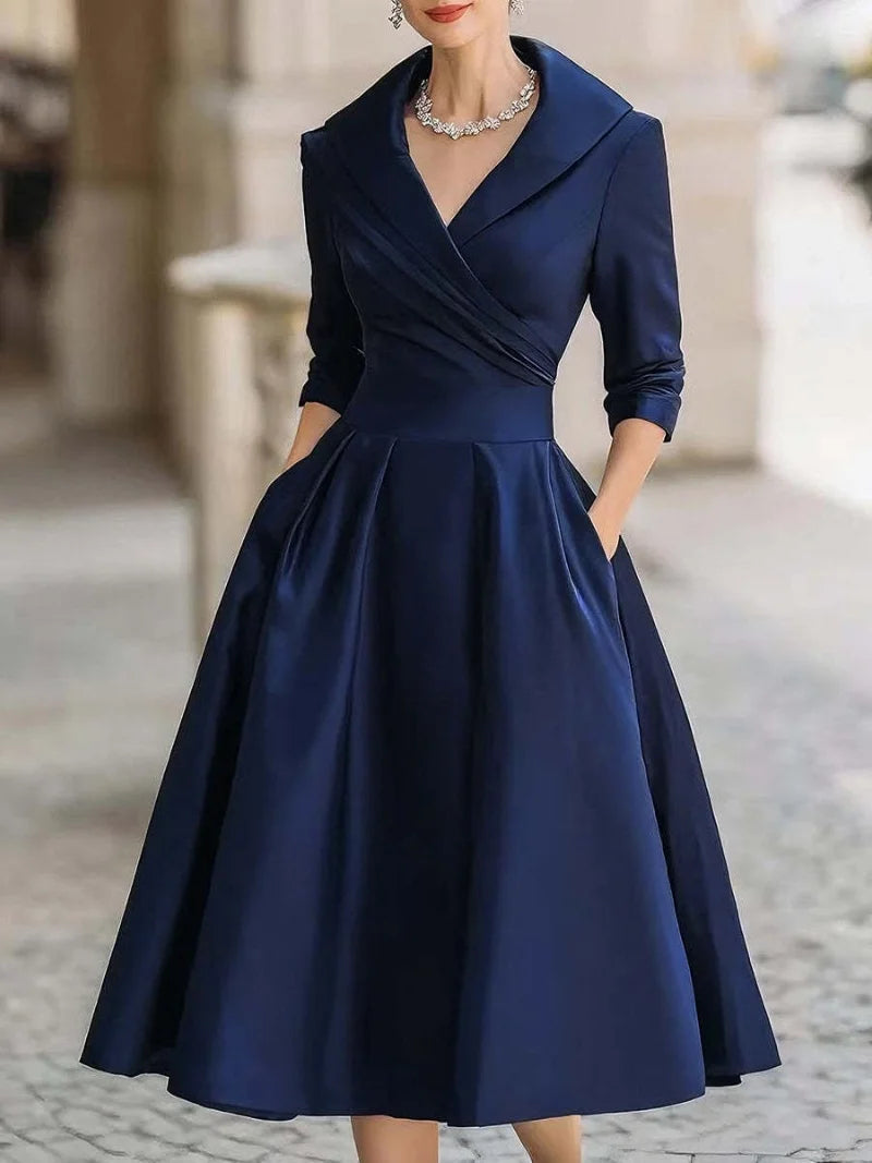 A-shaped pleated waist dress with lapel