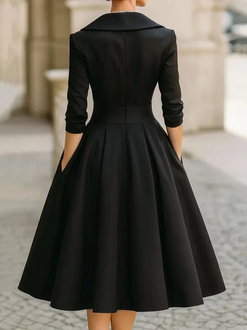 A-shaped pleated waist dress with lapel