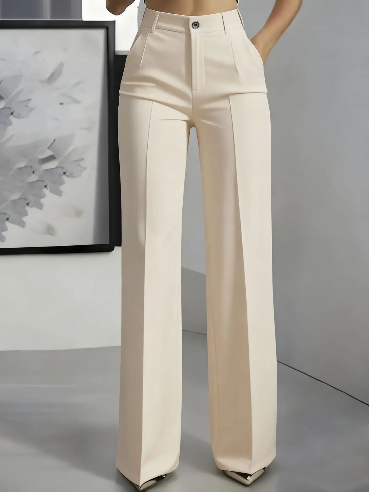 Hiigh-waisted, straight-cut, suit pants