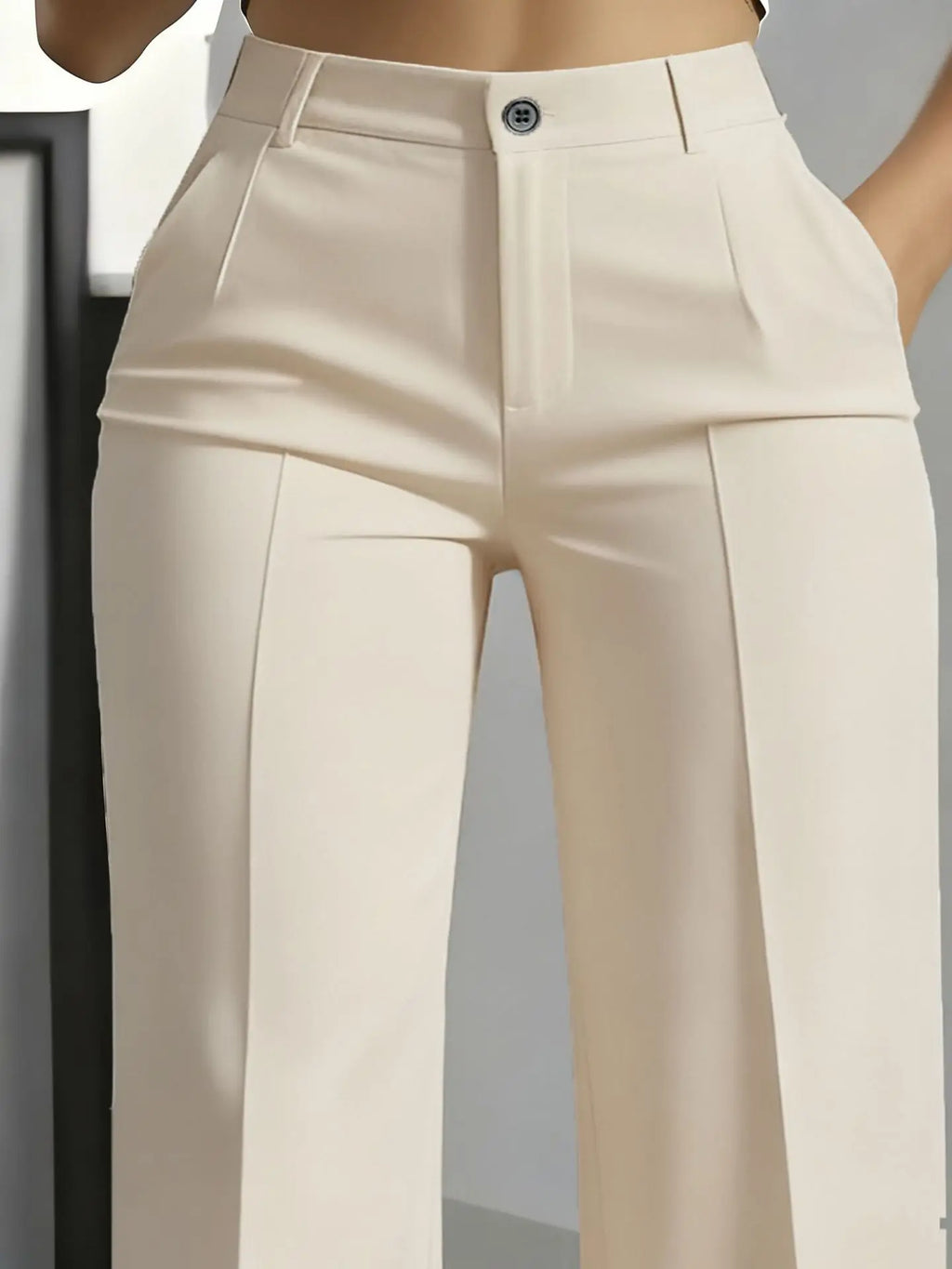 Hiigh-waisted, straight-cut, suit pants