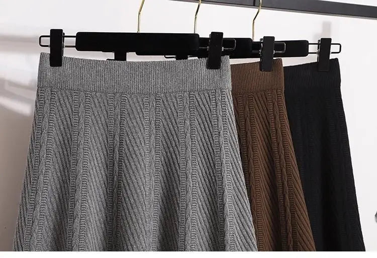Knitted High-Waisted A-Line Skirt