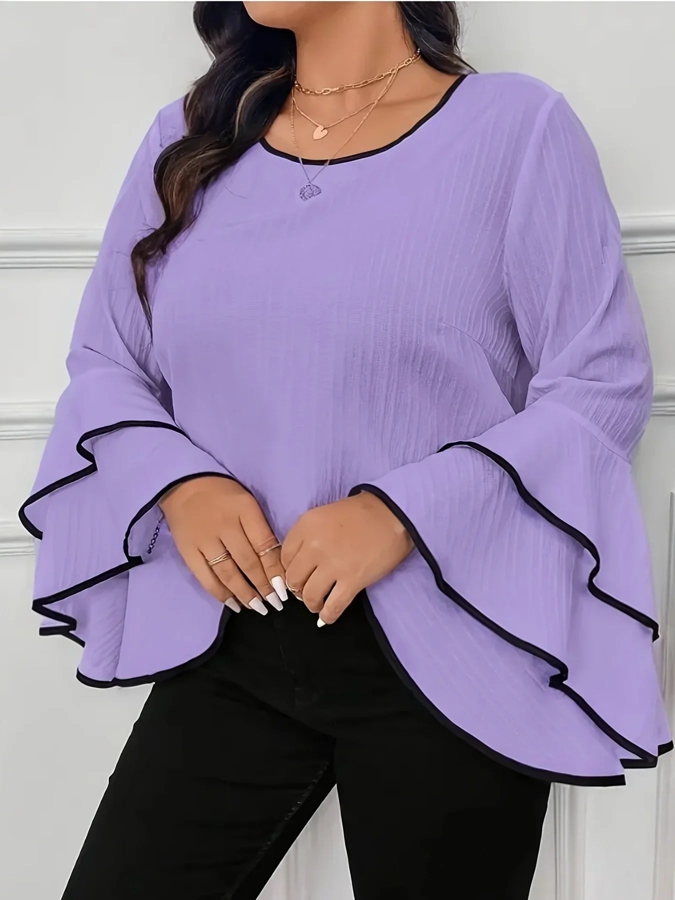 Plus-SizedWomen's Relaxed Loose Solid Color Crew-neck with Flared Long-Sleeved Top