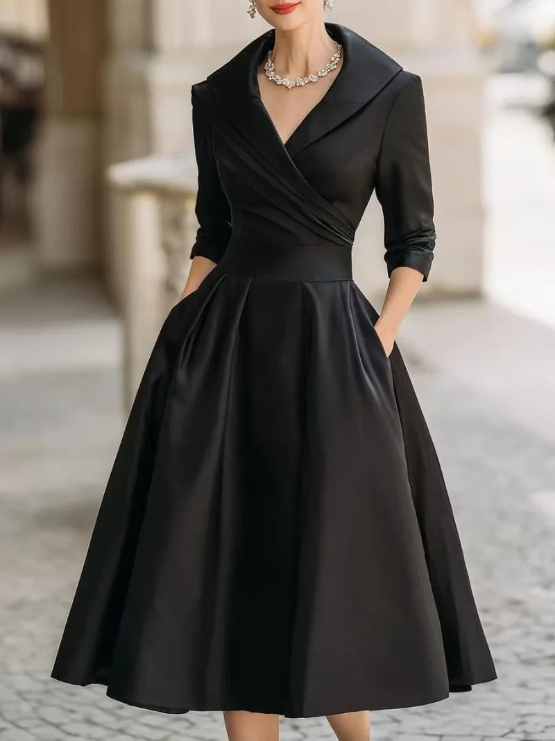 A-shaped pleated waist dress with lapel